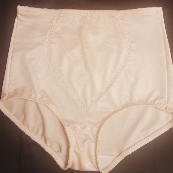 Shapewear - Picture 2 of 4